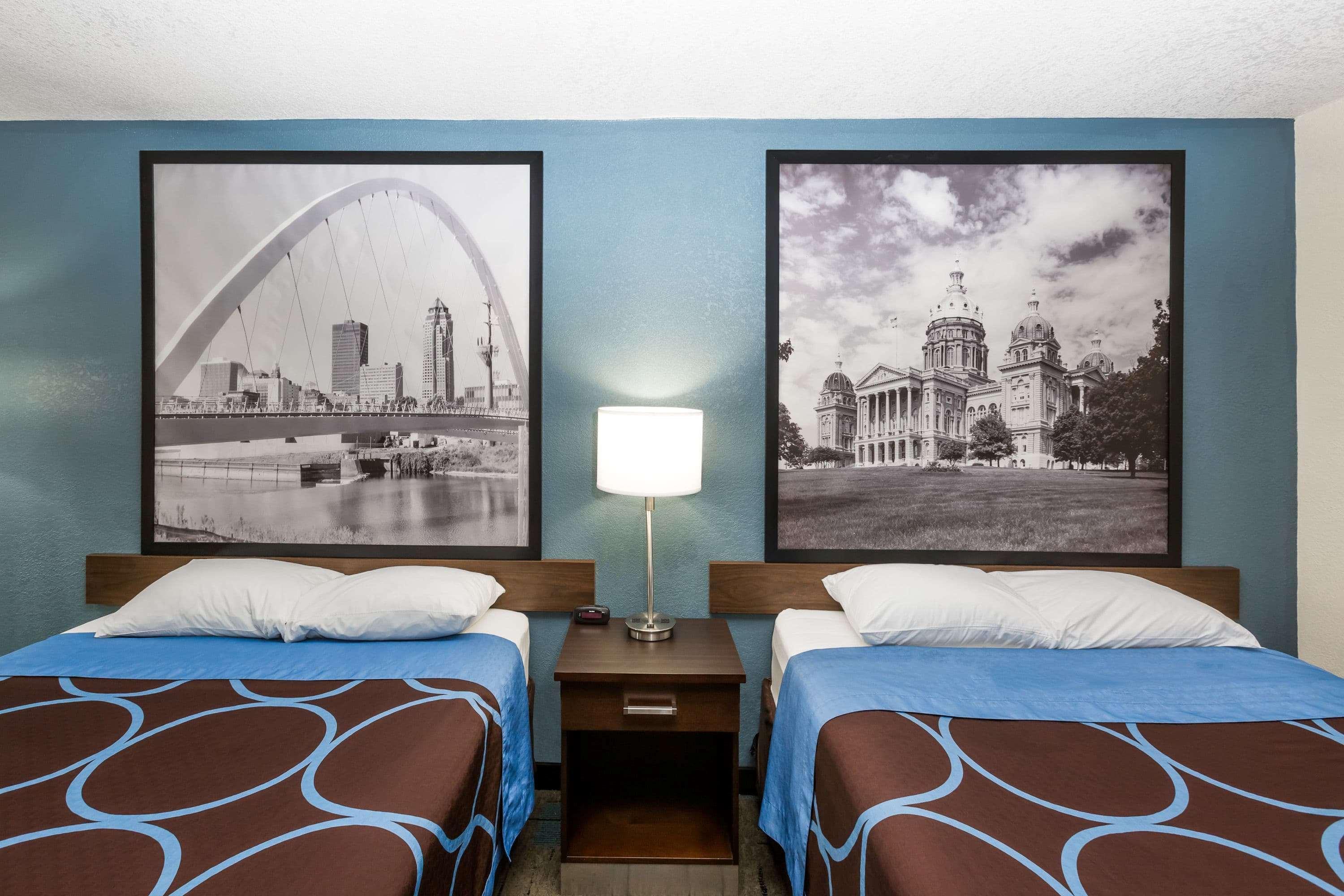 Super 8 by Wyndham Urbandale/Des Moines Area Motel Bagian luar foto