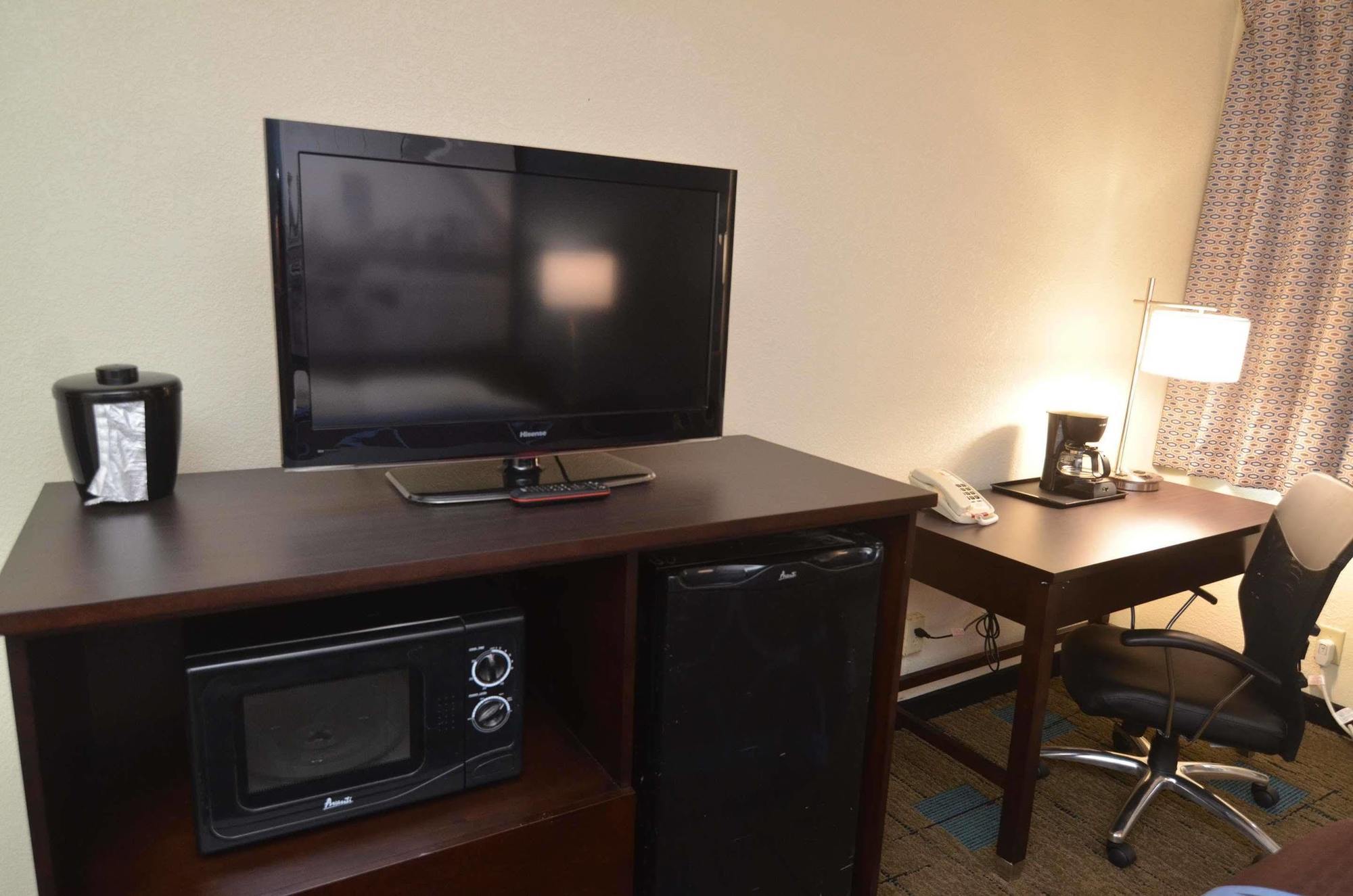 Super 8 by Wyndham Urbandale/Des Moines Area Motel Bagian luar foto