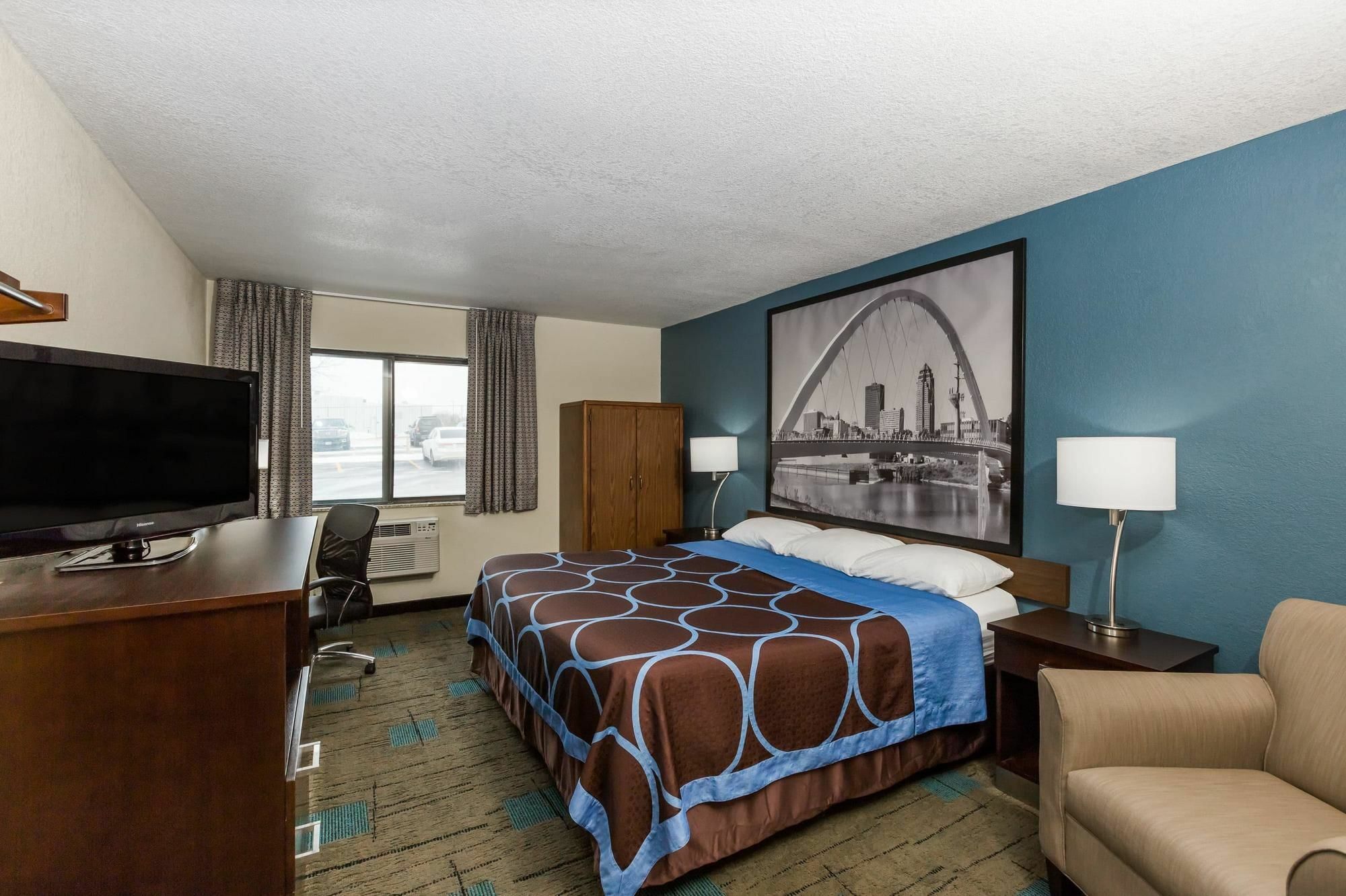 Super 8 by Wyndham Urbandale/Des Moines Area Motel Bagian luar foto